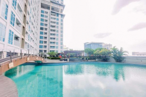 Big Studio Loft Apartment at The Reiz Condominium Medan By Travelio